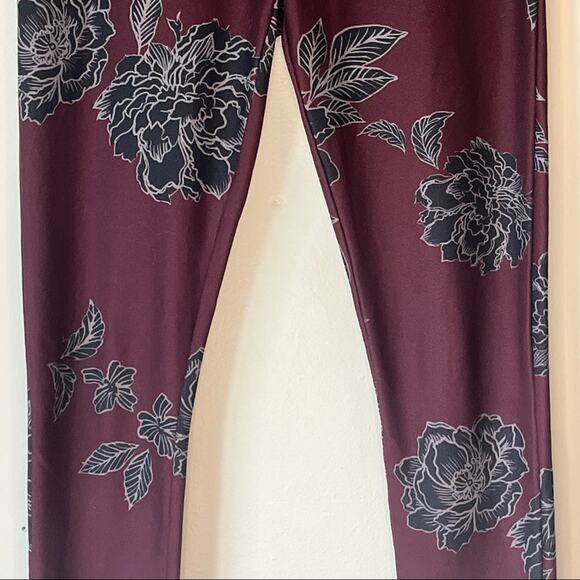 Maurices Maroon Floral In Motion Legging Size Small - Picture 7 of 11